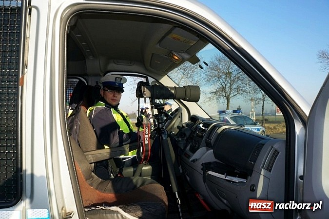 Zdjęcie w galerii na portalu naszraciborz.pl: Czujnym okiem spojrzeli na pieszych wiadomości z regionu