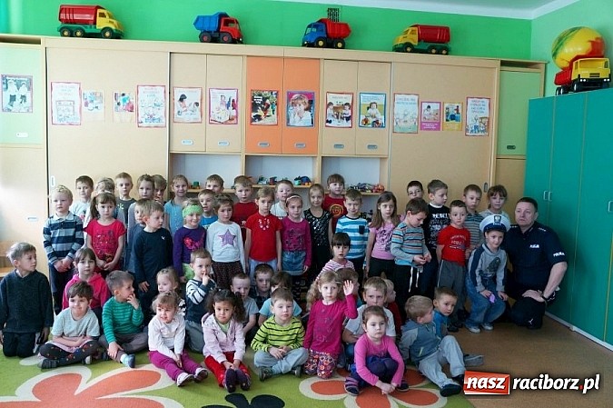 Zdjęcie w galerii na portalu naszraciborz.pl: Czujnym okiem spojrzeli na pieszych wiadomości z regionu