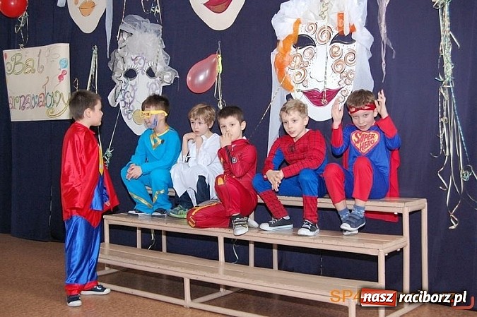 Zdjęcie w galerii na portalu naszraciborz.pl: Maskarada, czyli niech żyje bal. Zabawa w SP 4 wiadomości z regionu