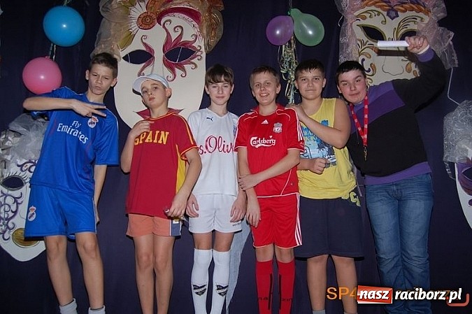 Zdjęcie w galerii na portalu naszraciborz.pl: Maskarada, czyli niech żyje bal. Zabawa w SP 4 wiadomości z regionu