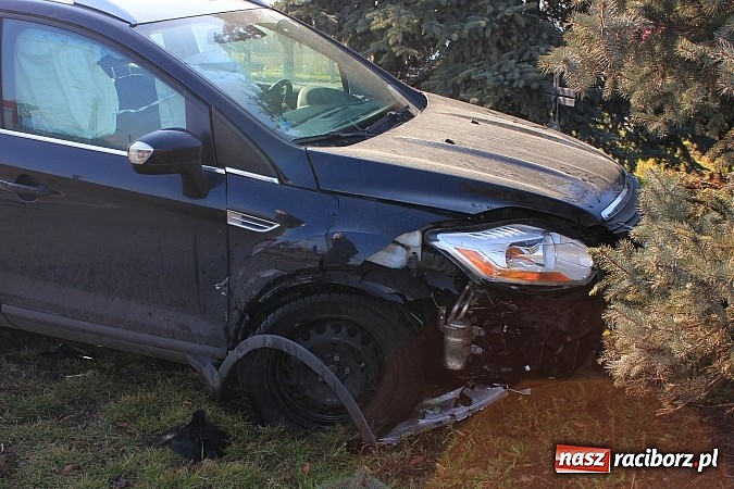 Zdjęcie w galerii na portalu naszraciborz.pl: Kolizja na Mycie. Kobieta trafiła do szpitala wiadomości z regionu