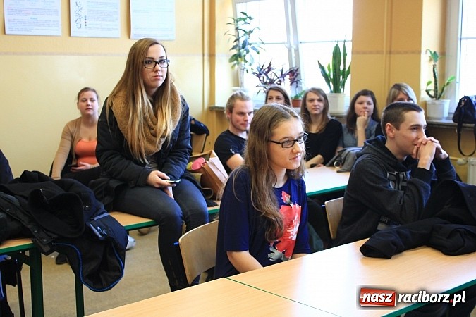 Zdjęcie w galerii na portalu naszraciborz.pl: Mądre głowy rywalizowały w Budowlance wiadomości z regionu