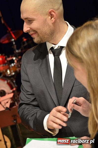 Zdjęcie w galerii na portalu naszraciborz.pl: Gorący wiecz&oacute;r w Raciborskim Centrum Kultury! wiadomości z regionu