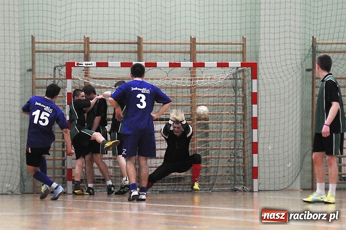 Zdjęcie w galerii na portalu naszraciborz.pl: Węglowski wygrywa na zakończenie fazy grupowej wiadomości z regionu