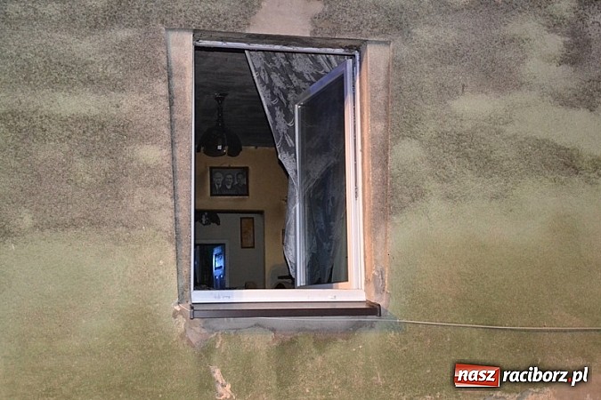 Zdjęcie w galerii na portalu naszraciborz.pl: Coś eksplodowało w piecu! Pożar budynku w Jankowicach wiadomości z regionu