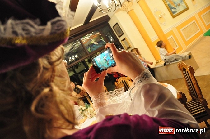 Zdjęcie w galerii na portalu naszraciborz.pl: Karnawałowe party w wojnowickim pałacu wiadomości z regionu