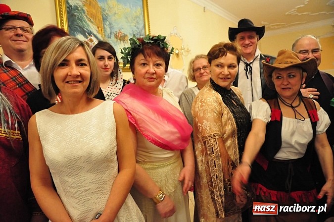 Zdjęcie w galerii na portalu naszraciborz.pl: Karnawałowe party w wojnowickim pałacu wiadomości z regionu