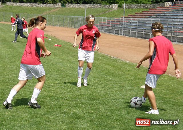 Zdjęcie w galerii na portalu naszraciborz.pl: Kobieca reprezentacja Polski trenowała w Raciborzu wiadomości z regionu