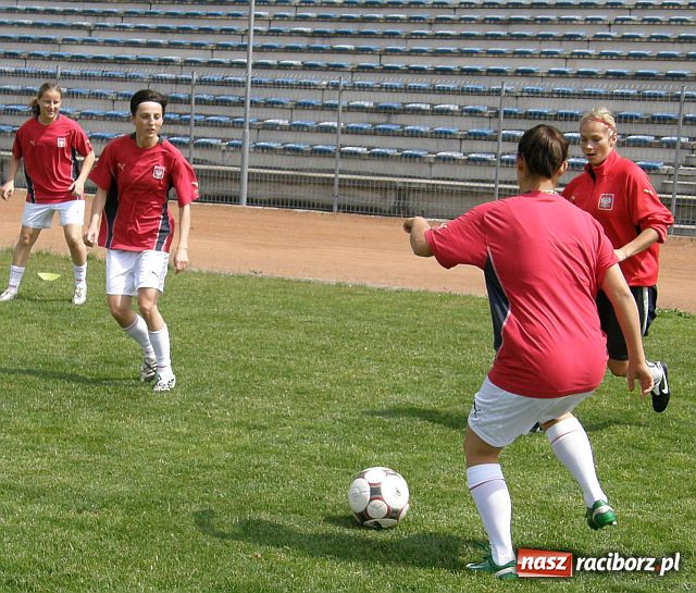 Zdjęcie w galerii na portalu naszraciborz.pl: Kobieca reprezentacja Polski trenowała w Raciborzu wiadomości z regionu