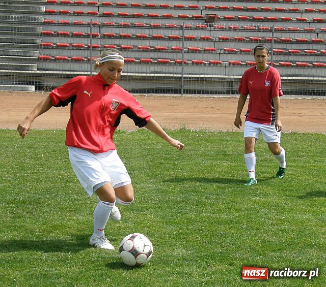 Zdjęcie w galerii na portalu naszraciborz.pl: Kobieca reprezentacja Polski trenowała w Raciborzu wiadomości z regionu