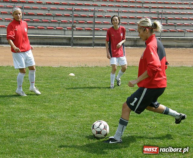 Zdjęcie w galerii na portalu naszraciborz.pl: Kobieca reprezentacja Polski trenowała w Raciborzu wiadomości z regionu