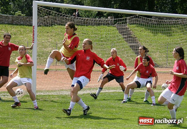 Zdjęcie w galerii na portalu naszraciborz.pl: Kobieca reprezentacja Polski trenowała w Raciborzu wiadomości z regionu