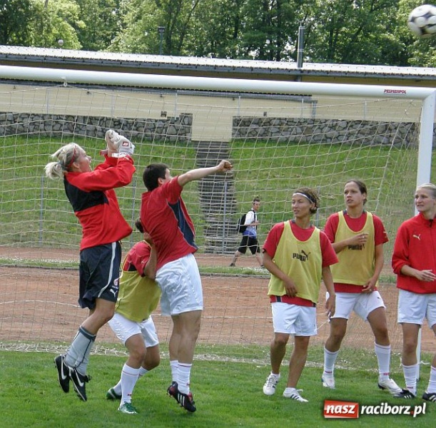 Zdjęcie w galerii na portalu naszraciborz.pl: Kobieca reprezentacja Polski trenowała w Raciborzu wiadomości z regionu