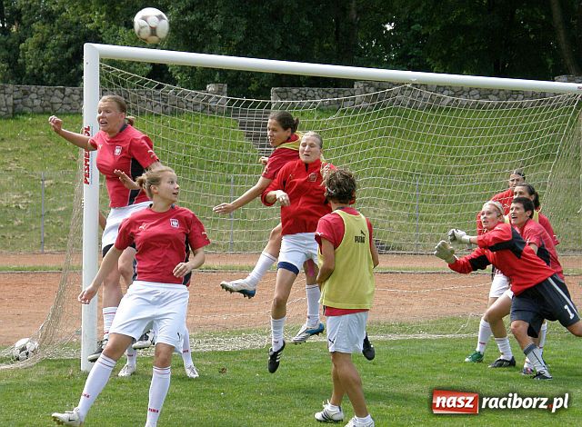 Zdjęcie w galerii na portalu naszraciborz.pl: Kobieca reprezentacja Polski trenowała w Raciborzu wiadomości z regionu
