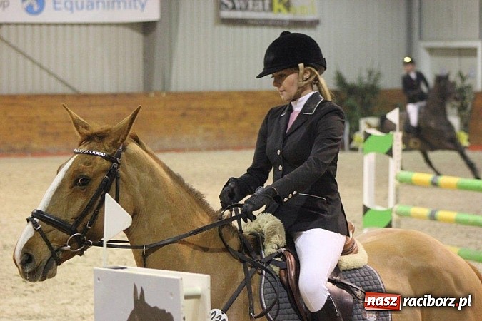 Zdjęcie w galerii na portalu naszraciborz.pl: Raciborskie amazonki wracają z Leszna z tarczą wiadomości z regionu