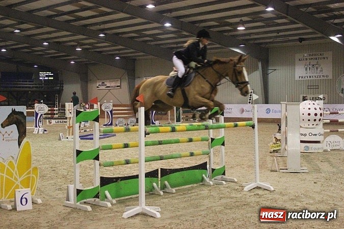 Zdjęcie w galerii na portalu naszraciborz.pl: Raciborskie amazonki wracają z Leszna z tarczą wiadomości z regionu