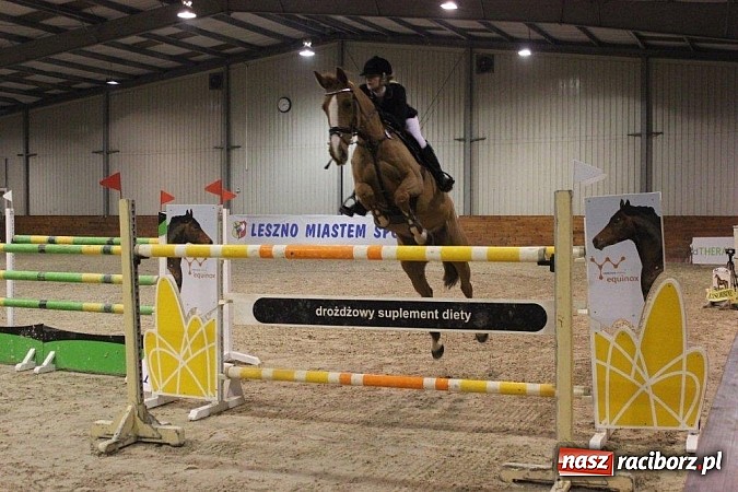 Zdjęcie w galerii na portalu naszraciborz.pl: Raciborskie amazonki wracają z Leszna z tarczą wiadomości z regionu