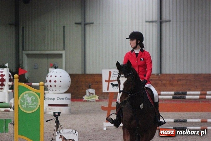 Zdjęcie w galerii na portalu naszraciborz.pl: Raciborskie amazonki wracają z Leszna z tarczą wiadomości z regionu