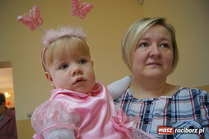 Zdjęcie w galerii na portalu naszraciborz.pl: Kowboje i królewny na balu w Ciechowicach wiadomości z regionu