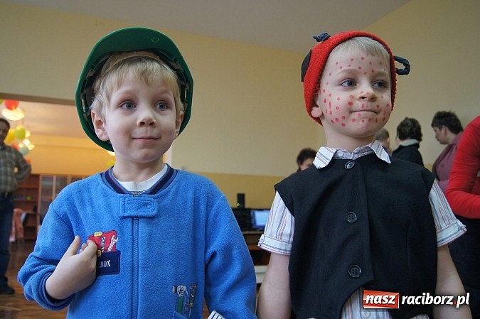 Zdjęcie w galerii na portalu naszraciborz.pl: Kowboje i królewny na balu w Ciechowicach wiadomości z regionu