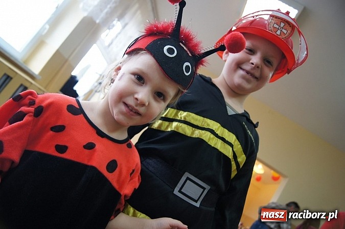 Zdjęcie w galerii na portalu naszraciborz.pl: Kowboje i królewny na balu w Ciechowicach wiadomości z regionu