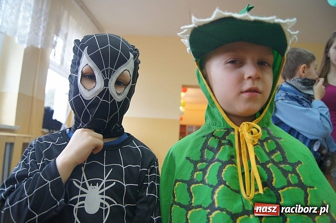 Zdjęcie w galerii na portalu naszraciborz.pl: Kowboje i królewny na balu w Ciechowicach wiadomości z regionu