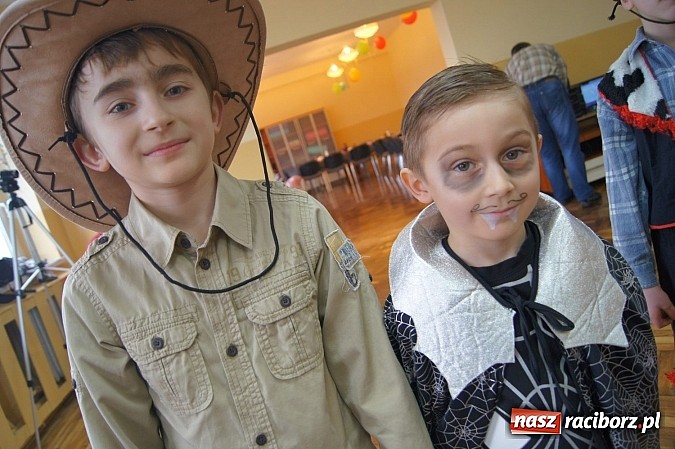 Zdjęcie w galerii na portalu naszraciborz.pl: Kowboje i królewny na balu w Ciechowicach wiadomości z regionu