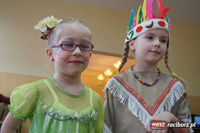 Zdjęcie w galerii na portalu naszraciborz.pl: Kowboje i królewny na balu w Ciechowicach wiadomości z regionu