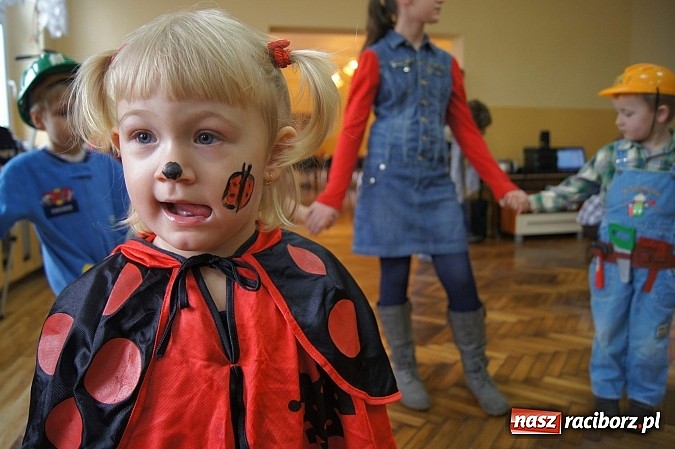 Zdjęcie w galerii na portalu naszraciborz.pl: Kowboje i królewny na balu w Ciechowicach wiadomości z regionu