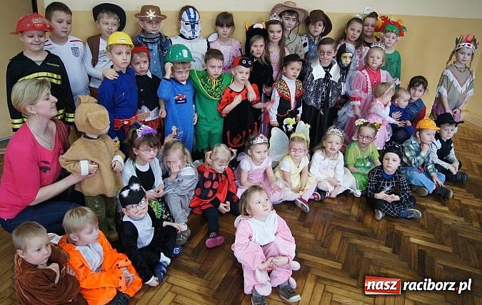 Zdjęcie w galerii na portalu naszraciborz.pl: Kowboje i królewny na balu w Ciechowicach wiadomości z regionu