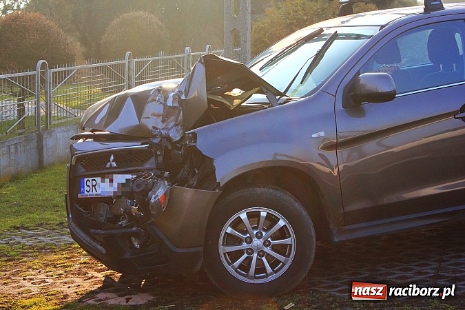 Zdjęcie w galerii na portalu naszraciborz.pl: Kraksa na DK 45 w Tworkowie wiadomości z regionu