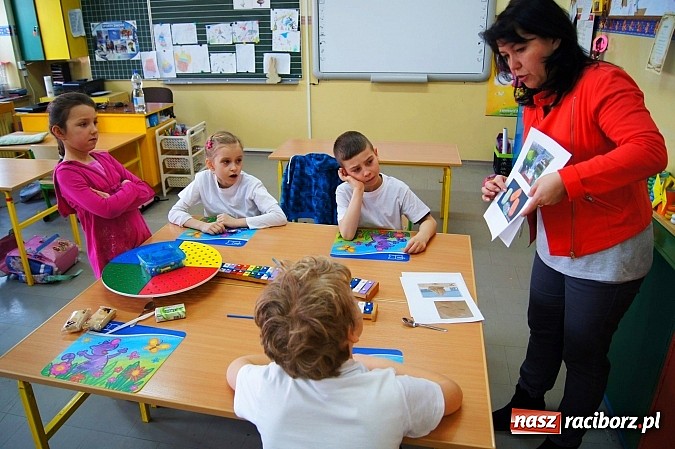 Zdjęcie w galerii na portalu naszraciborz.pl: W Babicach dbają o rozwój artystyczny dzieci wiadomości z regionu