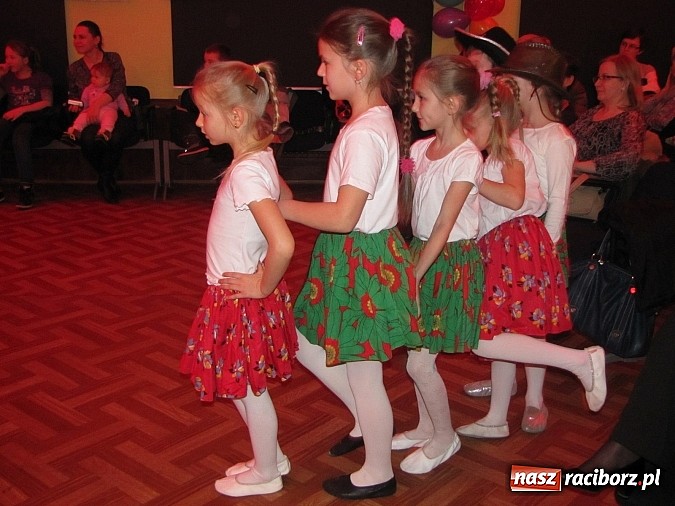Zdjęcie w galerii na portalu naszraciborz.pl: Dziecięce pokazy tańca po raz 7. w MDK wiadomości z regionu