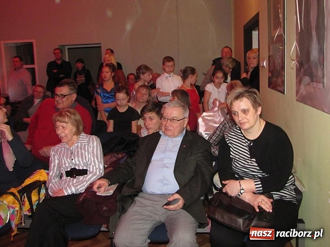 Zdjęcie w galerii na portalu naszraciborz.pl: Dziecięce pokazy tańca po raz 7. w MDK wiadomości z regionu