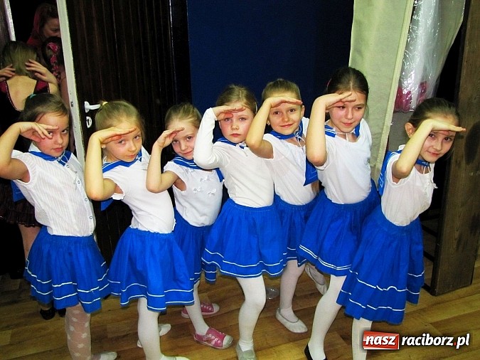 Zdjęcie w galerii na portalu naszraciborz.pl: Dziecięce pokazy tańca po raz 7. w MDK wiadomości z regionu