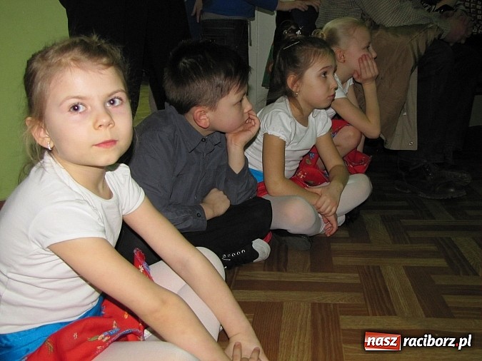 Zdjęcie w galerii na portalu naszraciborz.pl: Dziecięce pokazy tańca po raz 7. w MDK wiadomości z regionu