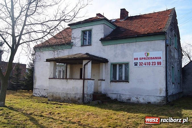Zdjęcie w galerii na portalu naszraciborz.pl: Budynek byłej plebanii w Zawadzie Ks. na sprzedaż wiadomości z regionu