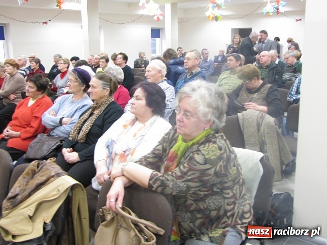 Zdjęcie w galerii na portalu naszraciborz.pl: Pietrowice Wielkie planują dwujęzyczne tablice wiadomości z regionu