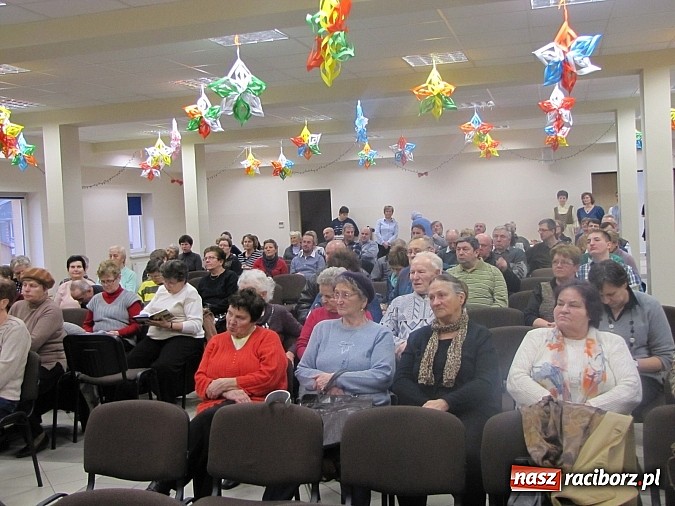 Zdjęcie w galerii na portalu naszraciborz.pl: Pietrowice Wielkie planują dwujęzyczne tablice wiadomości z regionu