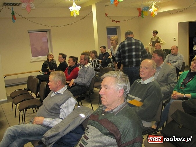 Zdjęcie w galerii na portalu naszraciborz.pl: Pietrowice Wielkie planują dwujęzyczne tablice wiadomości z regionu