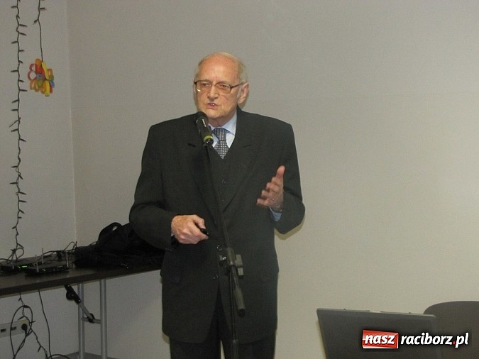 Zdjęcie w galerii na portalu naszraciborz.pl: Pietrowice Wielkie planują dwujęzyczne tablice wiadomości z regionu