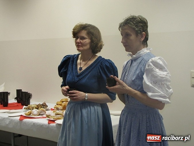 Zdjęcie w galerii na portalu naszraciborz.pl: Pietrowice Wielkie planują dwujęzyczne tablice wiadomości z regionu