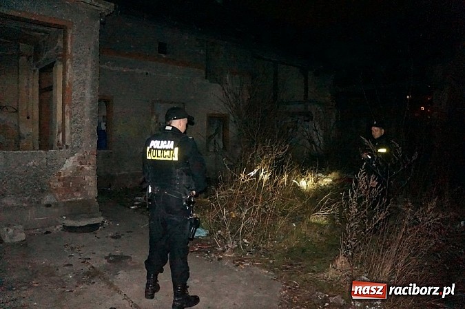 Zdjęcie w galerii na portalu naszraciborz.pl: Policjanci kontrolowali pustostany i miejsca niebezpieczne wiadomości z regionu
