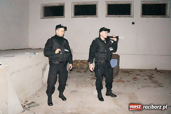 Zdjęcie w galerii na portalu naszraciborz.pl: Policjanci kontrolowali pustostany i miejsca niebezpieczne wiadomości z regionu