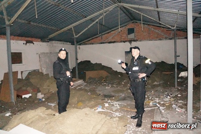 Zdjęcie w galerii na portalu naszraciborz.pl: Policjanci kontrolowali pustostany i miejsca niebezpieczne wiadomości z regionu