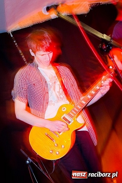 Zdjęcie w galerii na portalu naszraciborz.pl: KleedKamers zagrał na Końcu Świata wiadomości z regionu