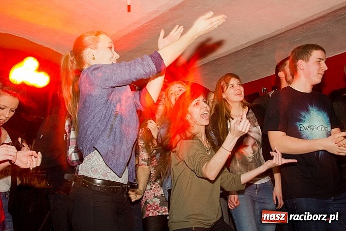 Zdjęcie w galerii na portalu naszraciborz.pl: KleedKamers zagrał na Końcu Świata wiadomości z regionu