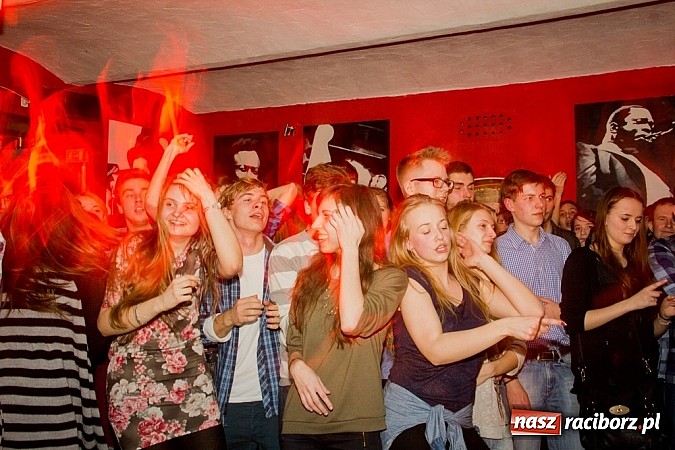 Zdjęcie w galerii na portalu naszraciborz.pl: KleedKamers zagrał na Końcu Świata wiadomości z regionu