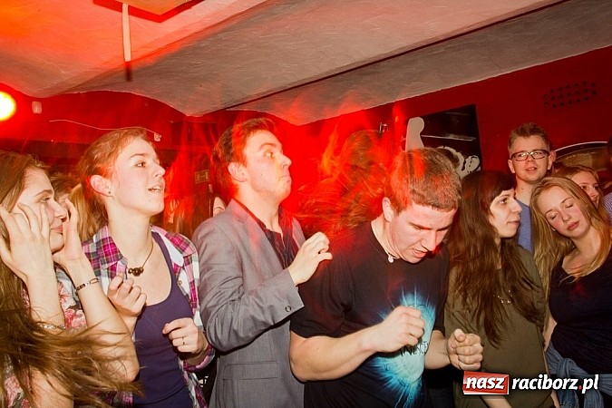 Zdjęcie w galerii na portalu naszraciborz.pl: KleedKamers zagrał na Końcu Świata wiadomości z regionu