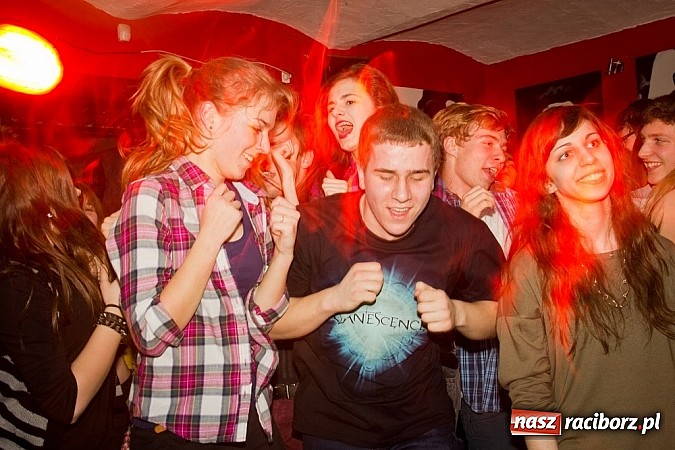 Zdjęcie w galerii na portalu naszraciborz.pl: KleedKamers zagrał na Końcu Świata wiadomości z regionu